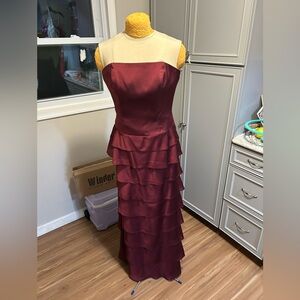 ALFRED SUNG Red Strapless Tiered Gown NWT Size 10 Style D304